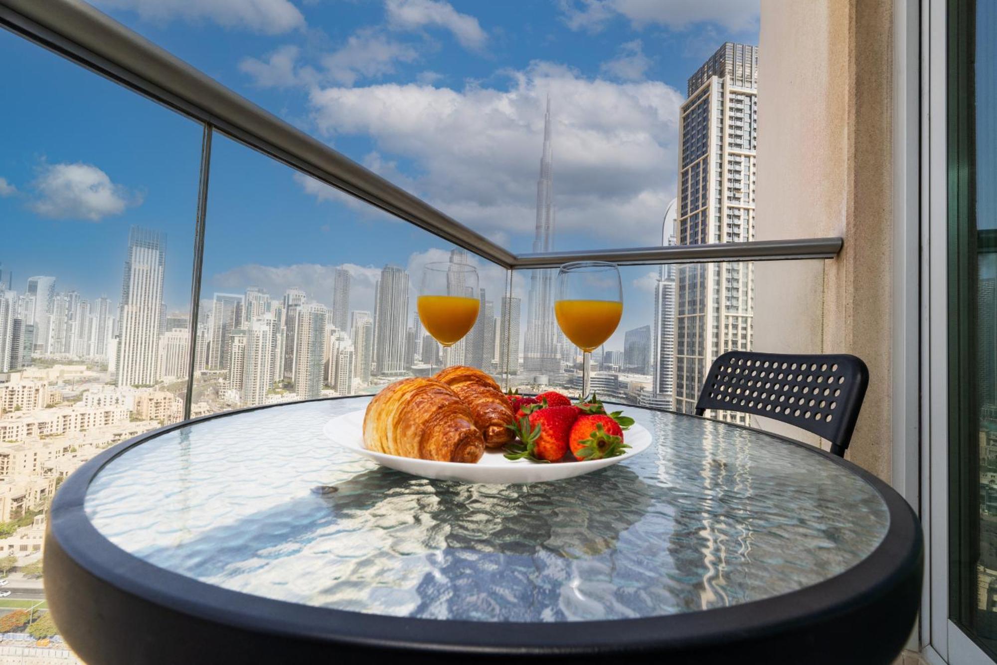 Upgraded Apartment With Stunning Burj Khalifa View Dubai Exterior photo